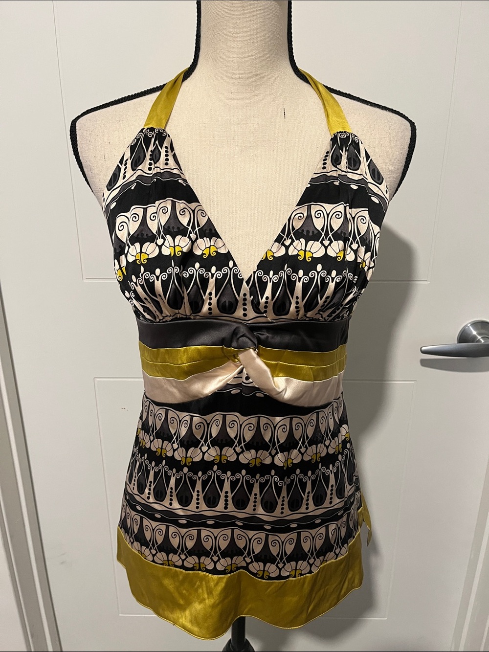 Bebe Y2K Silk Blend Sleeveless Halter Design Print Back Tie Top 2000’s